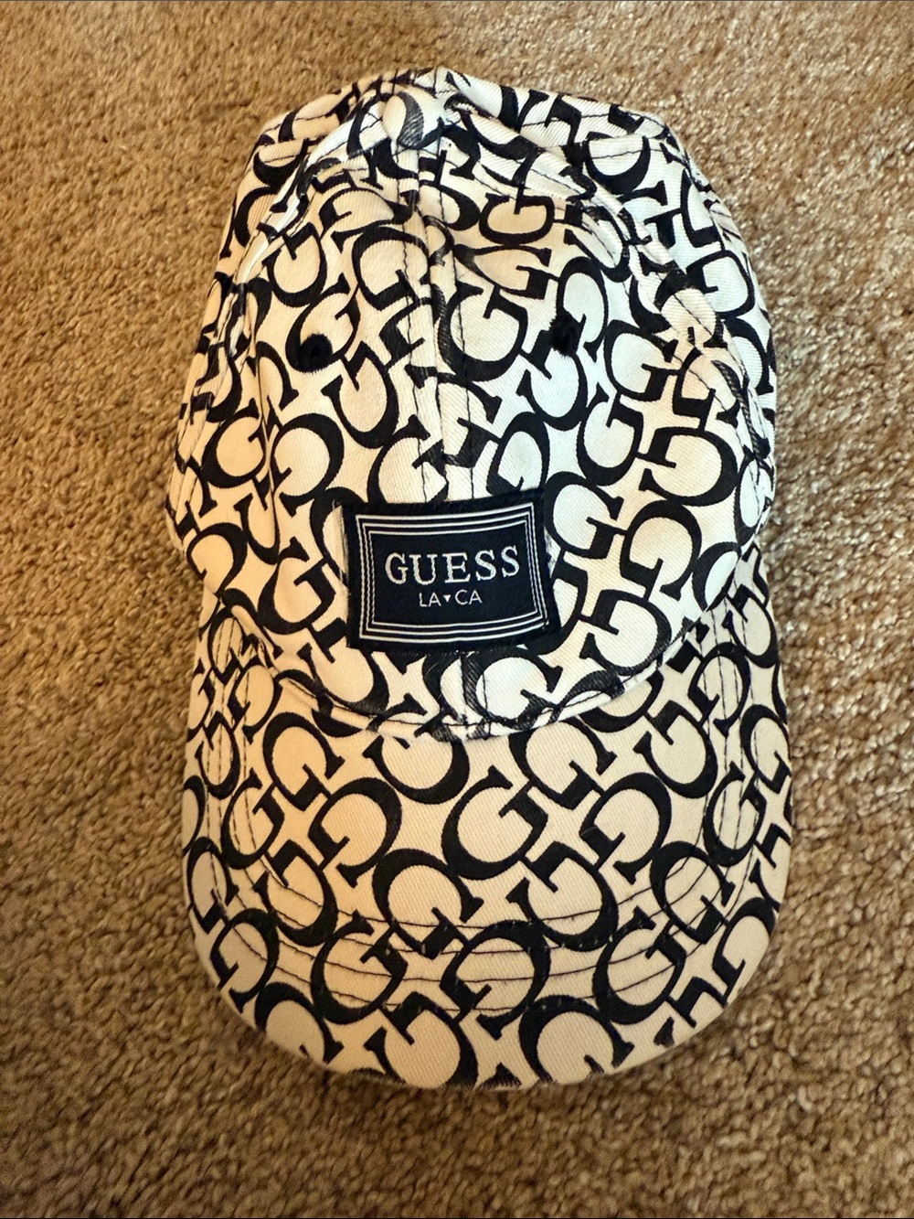 GUESS LA·CA Black & White Logo Cap - women